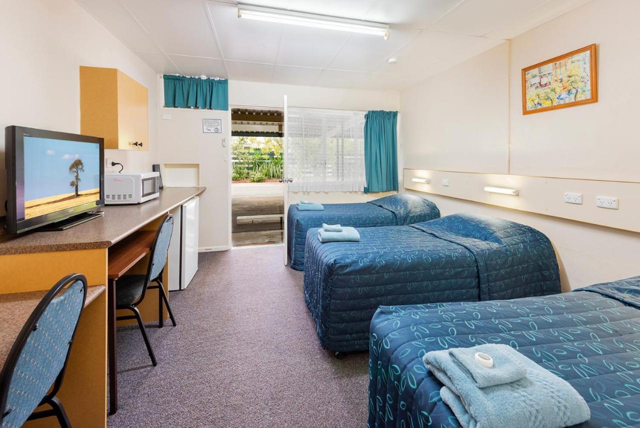 Roma Motel Bagian luar foto