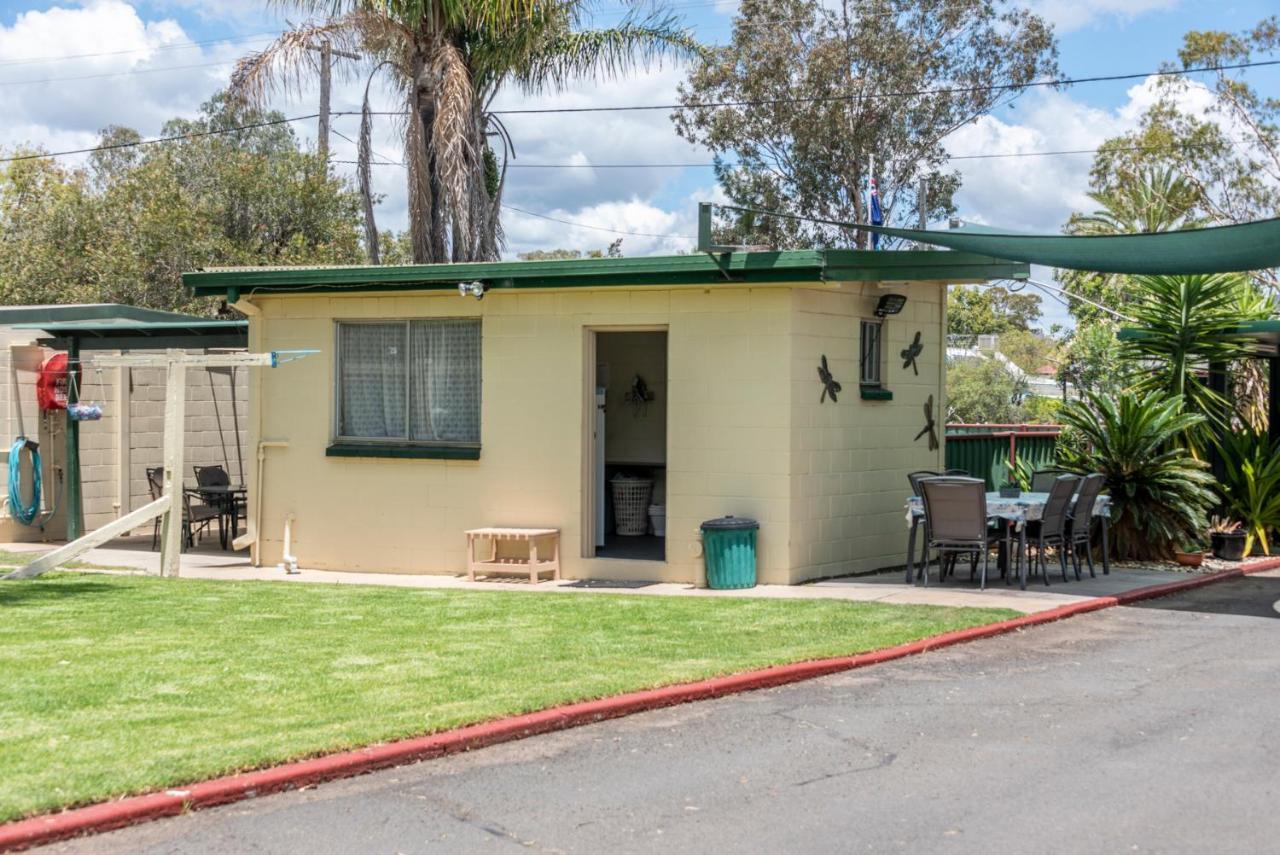 Roma Motel Bagian luar foto